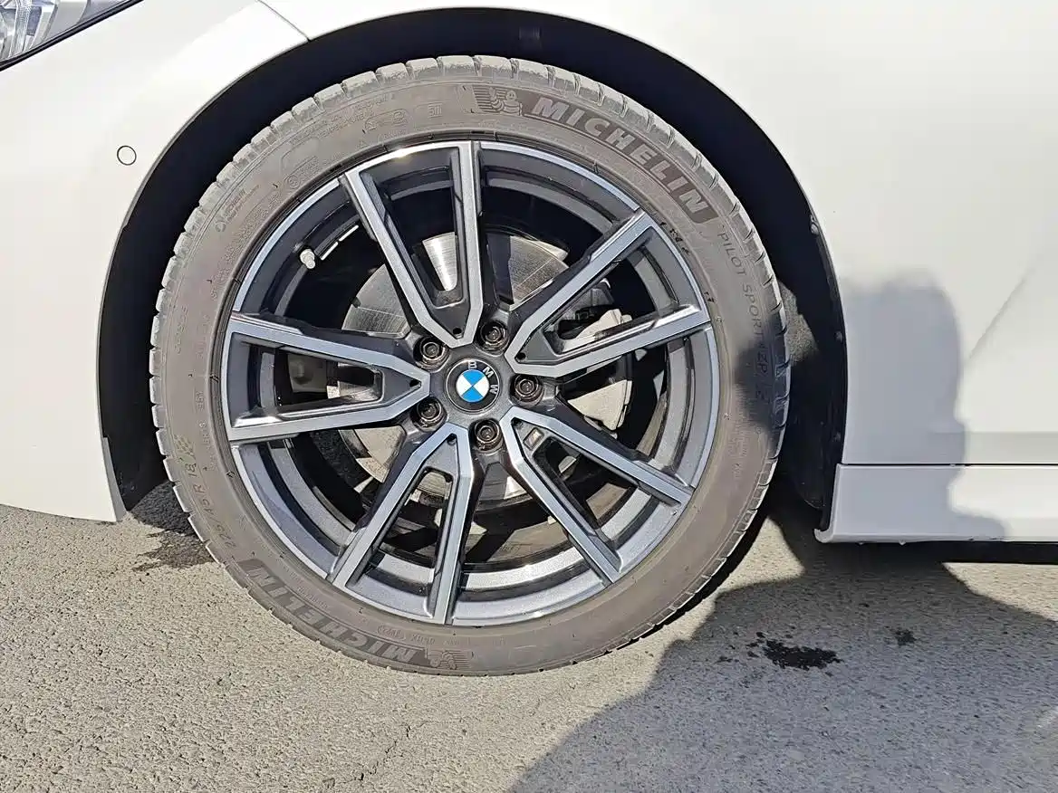 BMW 3 Series 2024 325Li M Sport Package фото 8