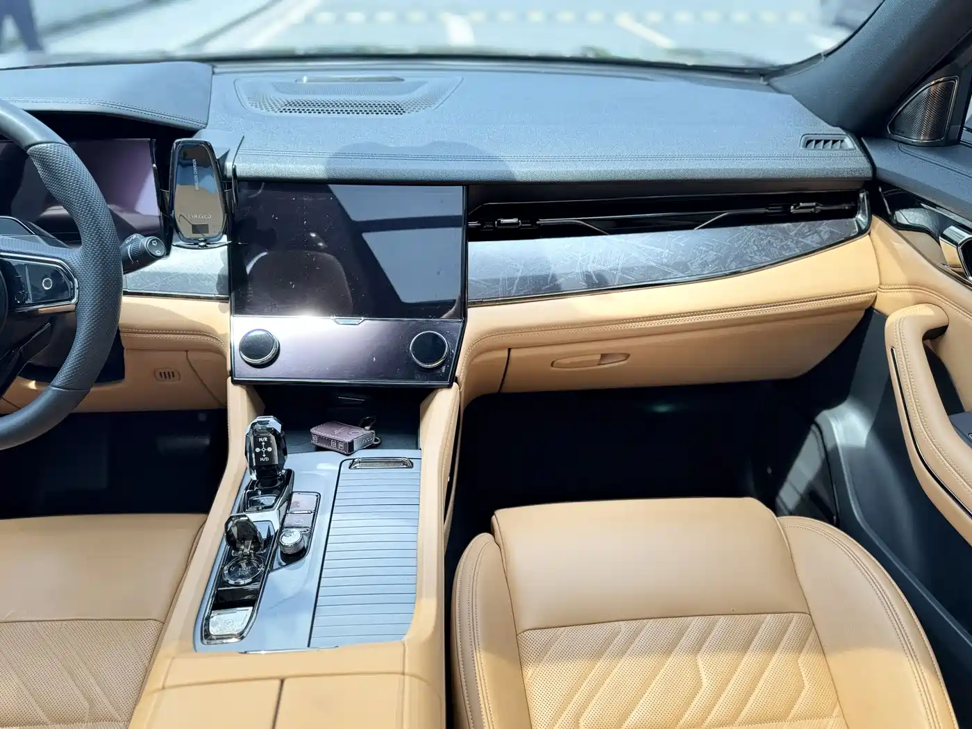 Lynk & Co 09 2021 2.0T Halo 7-seater фото 8