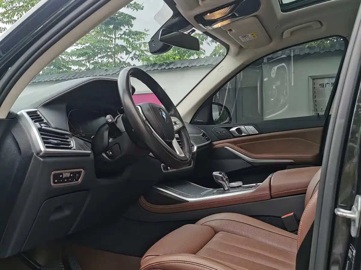 Фото 12 - BMW X7