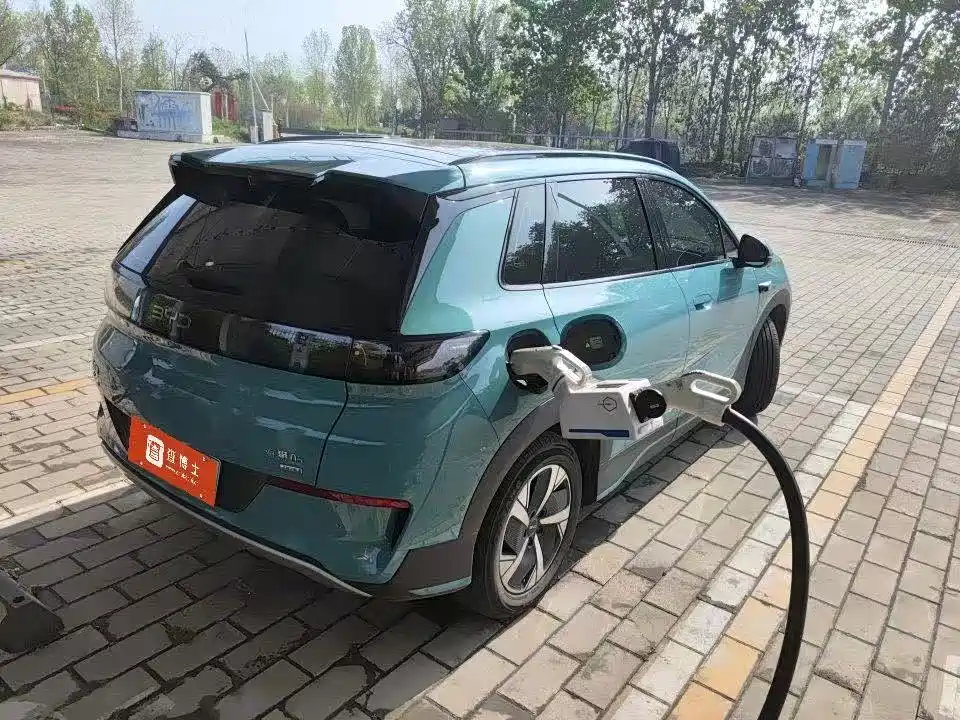 Photo 4 - BYD Hai Shi 05 EV