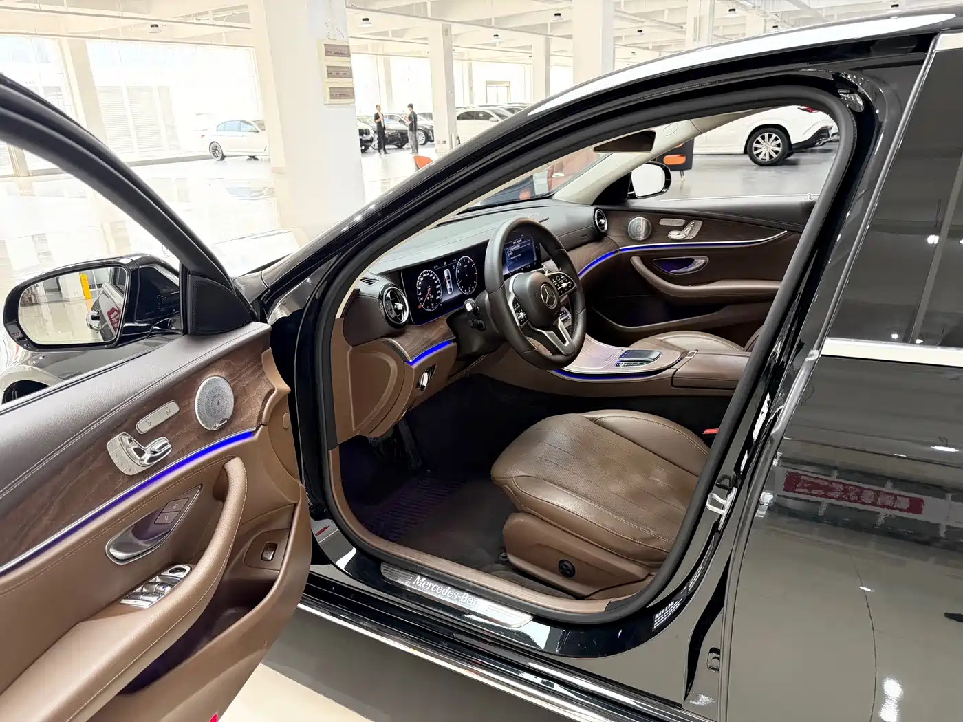 Mercedes-Benz E-Class 2020 E 300 L Luxury Model фото 14