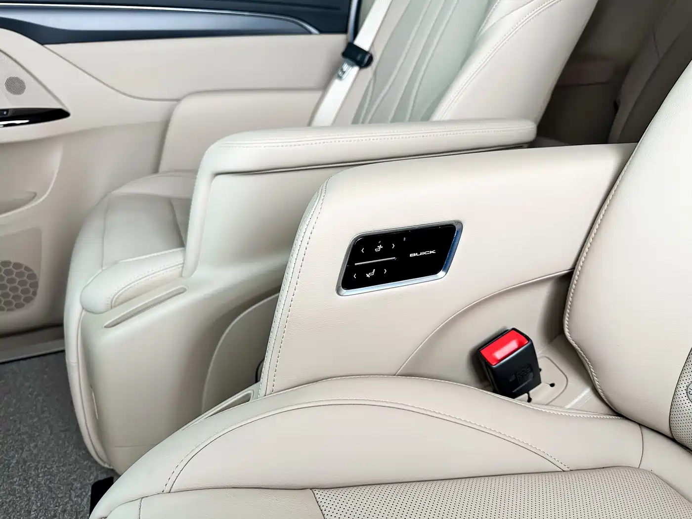 BUICK GL8 NEW ENERGY