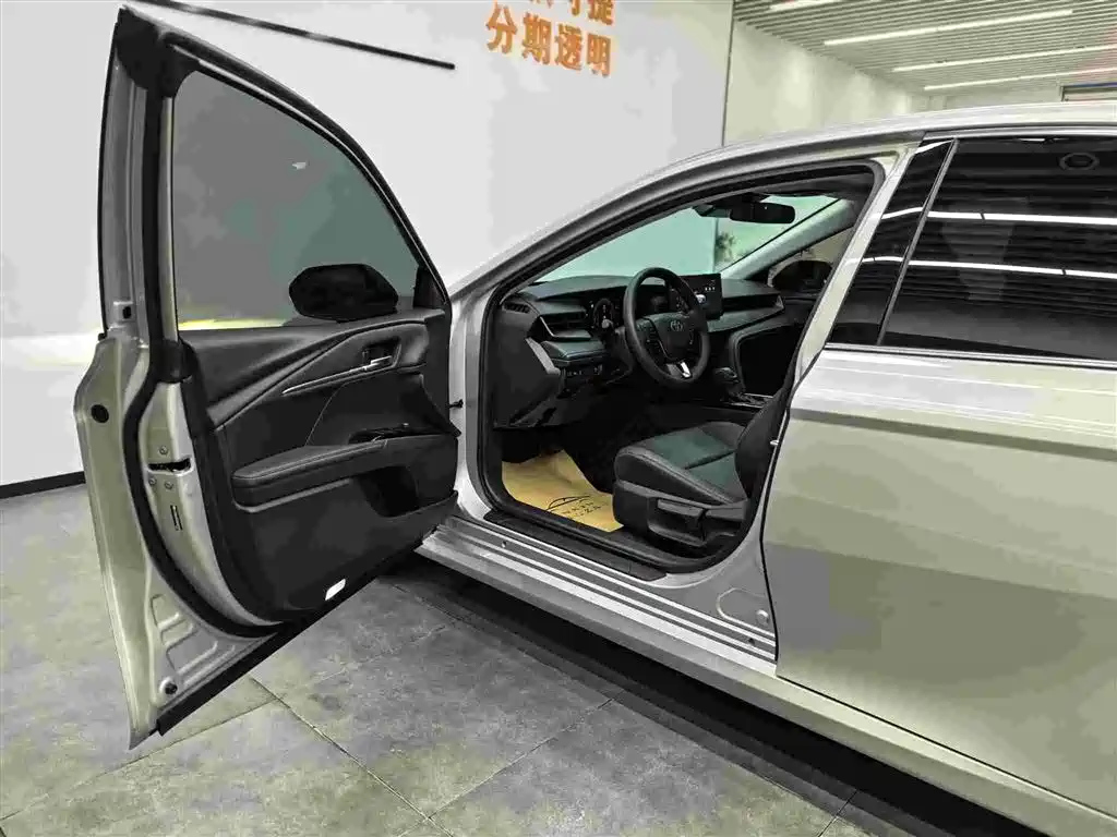 Toyota Camry 2026 2.0E Elite Edition фото 6