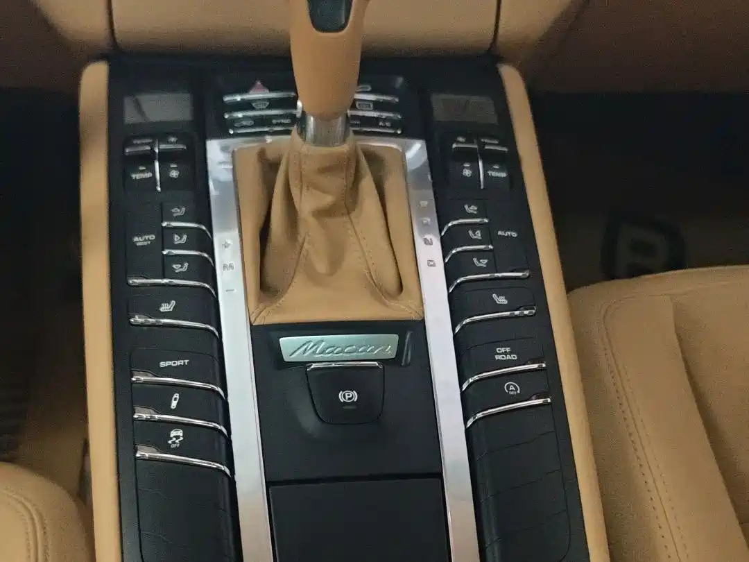 Porsche Macan 2016 Macan 2.0T фото 16