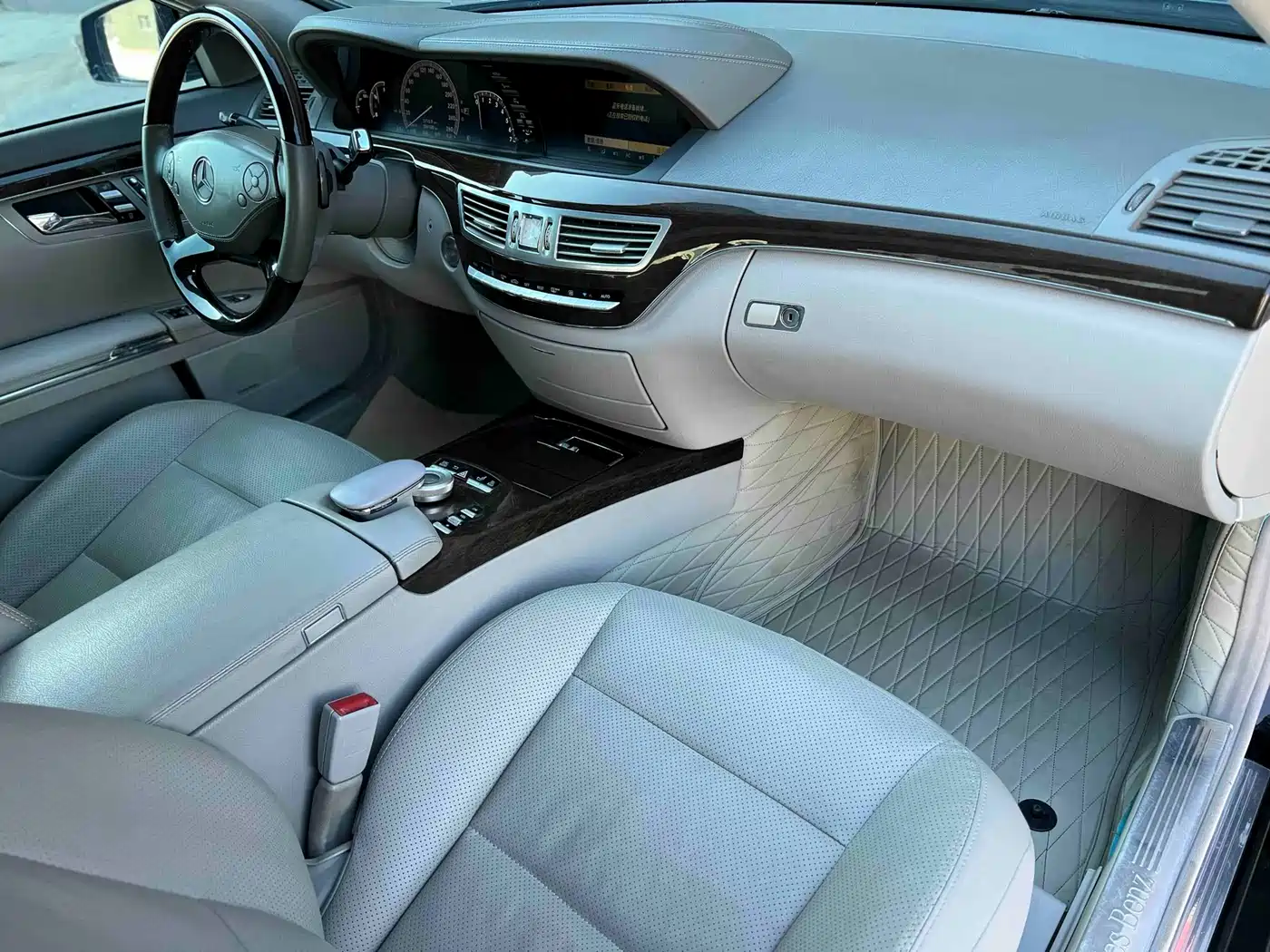 Mercedes-Benz S-Class 2012 S 300 L Luxury Grand Edition фото 25