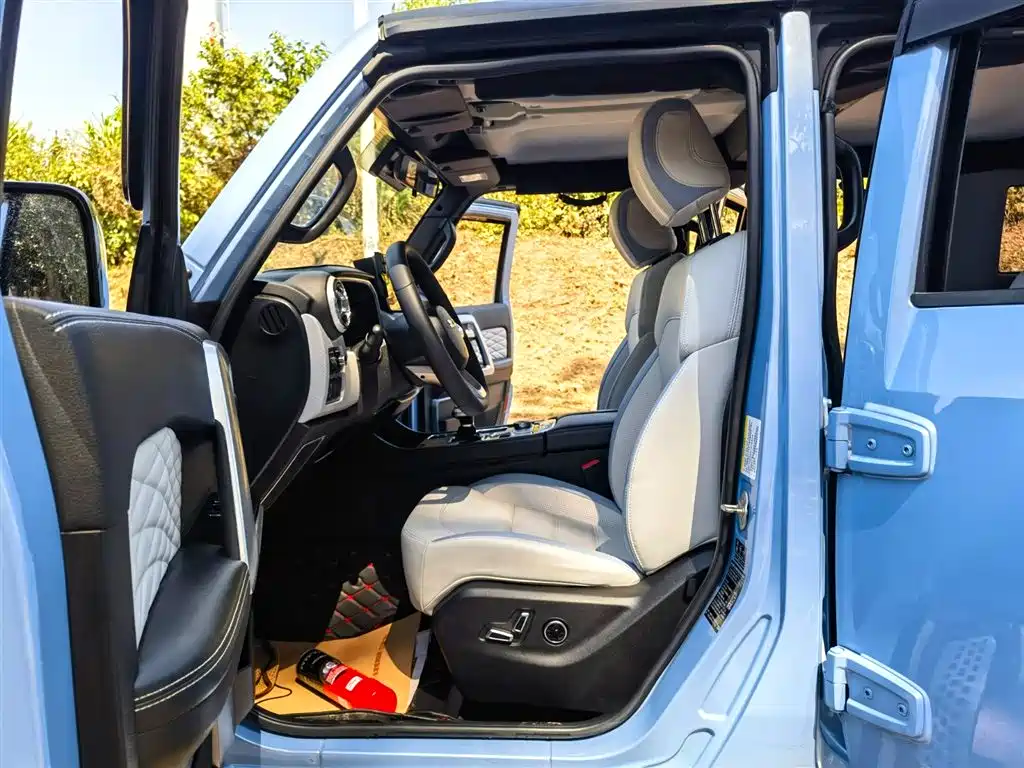 BAIC ORV Beijing Offroad BJ40 2023 2.0T Auto 4WD Urban Hunter Knight Edition фото 9
