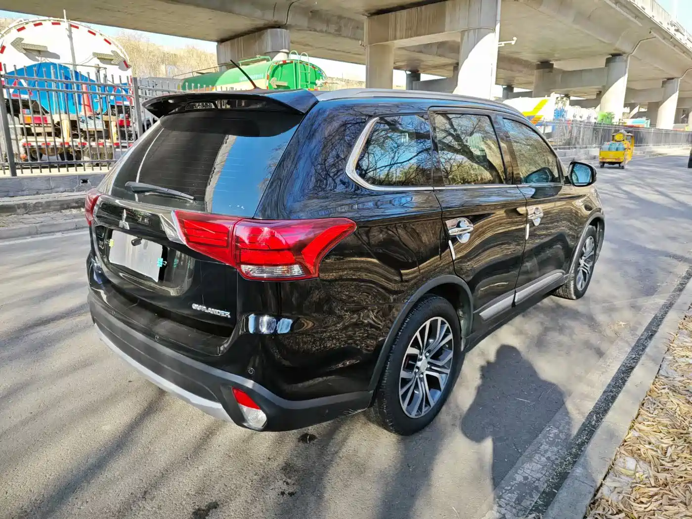 Mitsubishi Outlander 2016 2.4L 4WD Elite Edition 5-seater фото 3