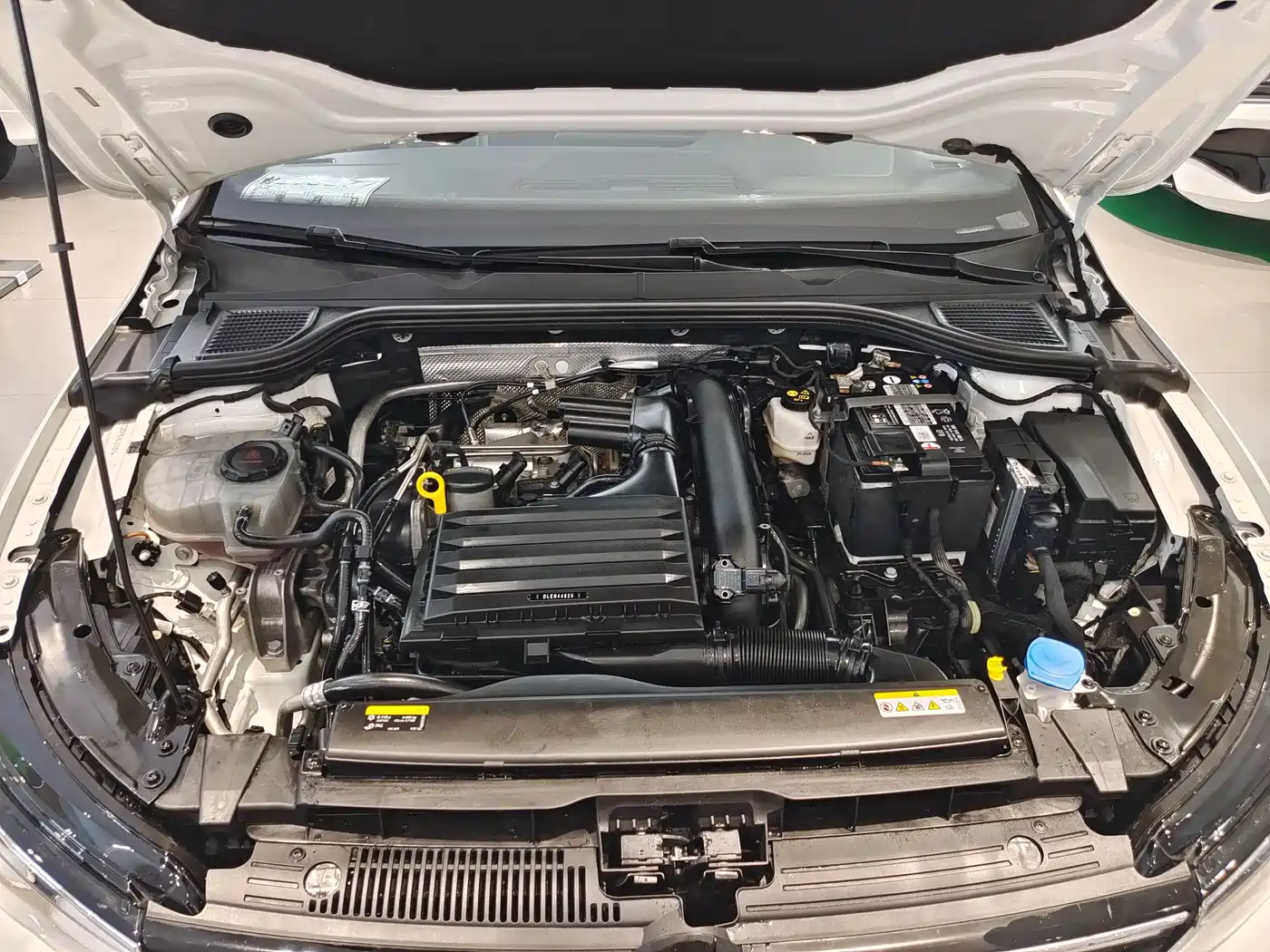 Volkswagen Golf 2023 Facelift 280TSI DSG R-Line Lite фото 6