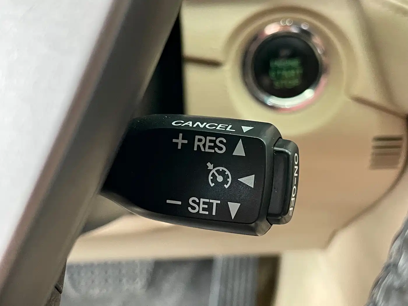 Toyota Crown 2012 2.5L Royal Leather Edition фото 22