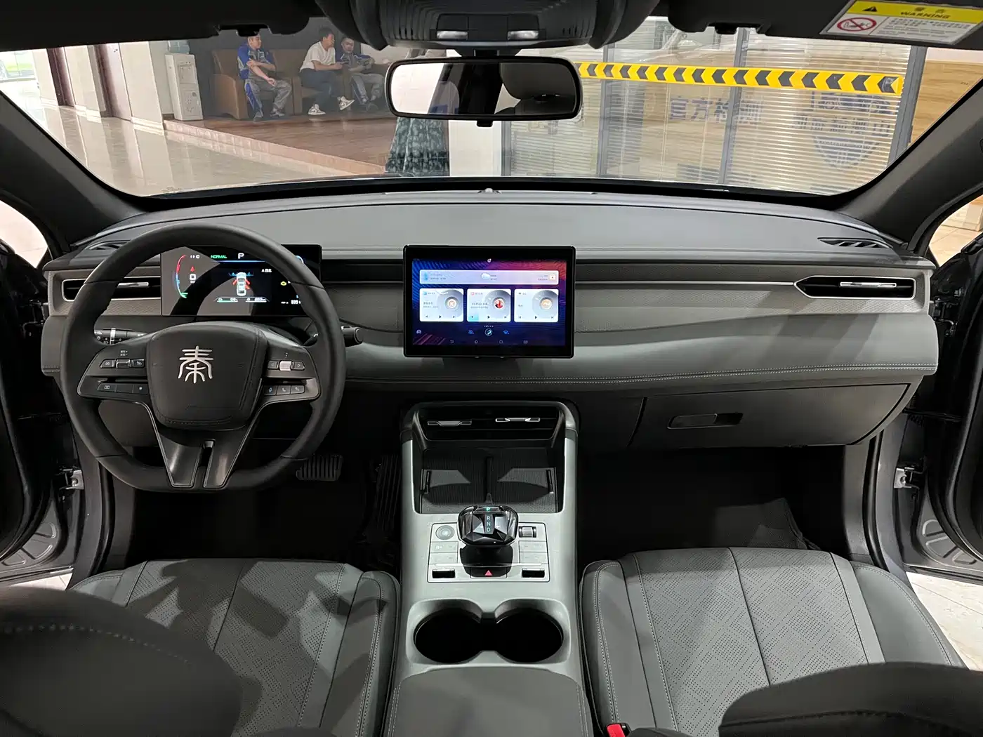 BYD Qin PLUS 2025 DM-i Smart Drive 55KM Leader фото 11
