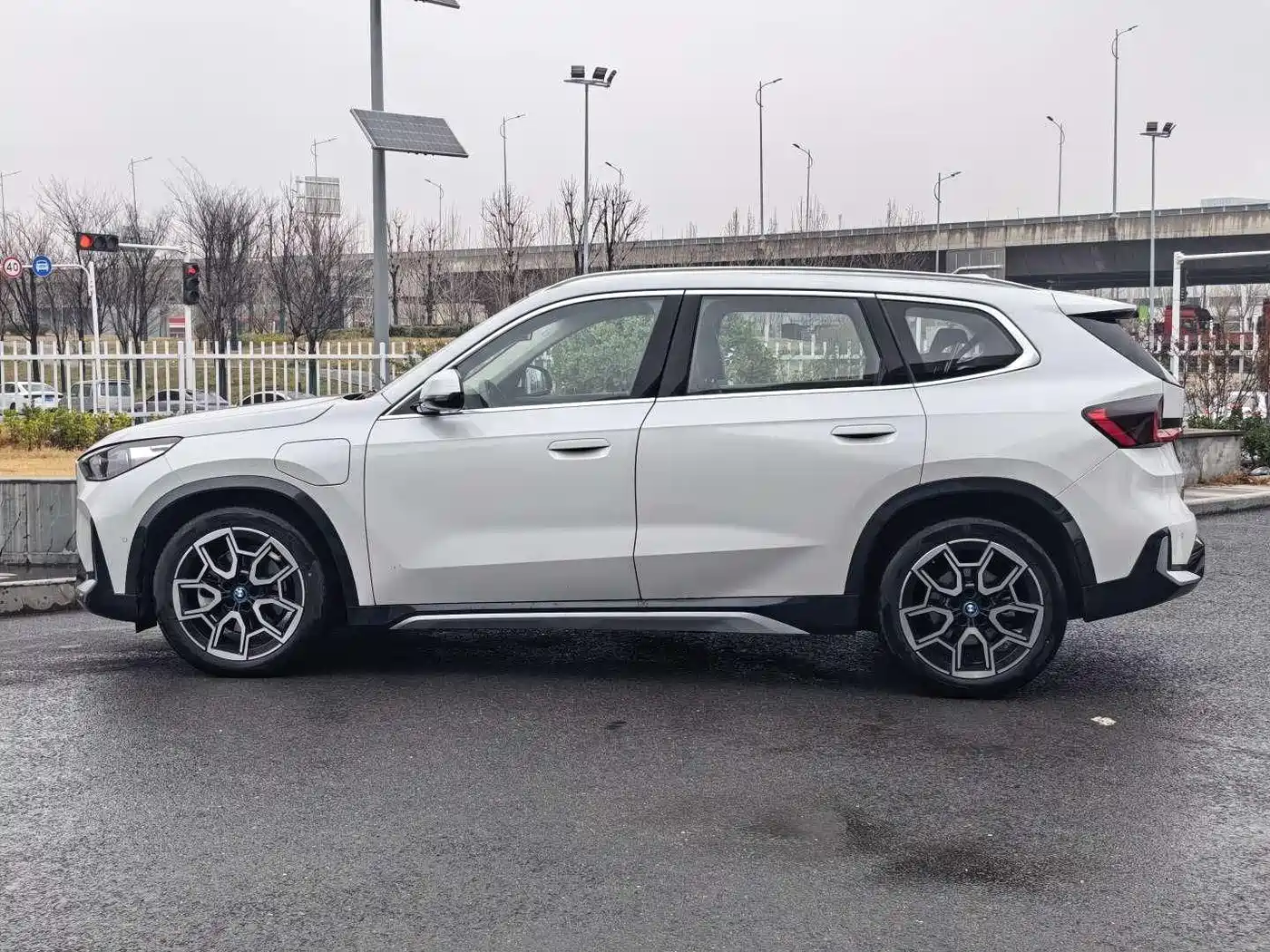 BMW iX1 2023 xDrive30L X Design Package фото 7