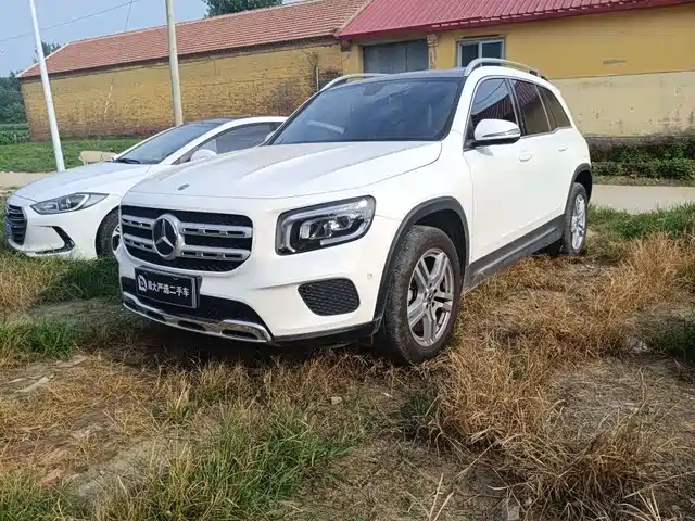 Mercedes-Benz GLB 2023
