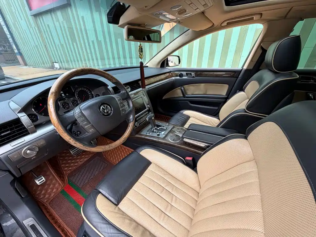 Volkswagen Phaeton 2011 2011 3.6L V6 4-seat Long Wheelbase Individual