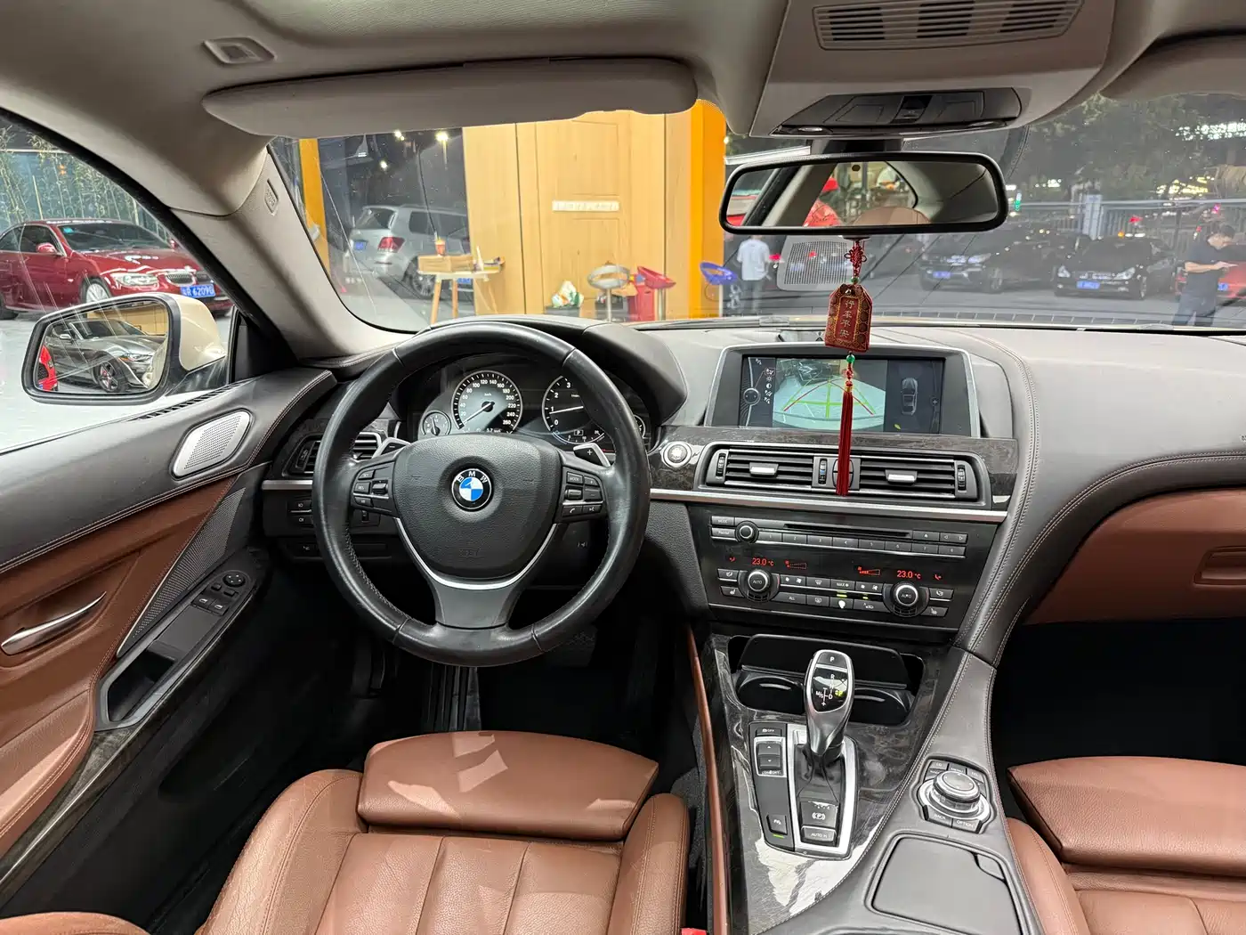 BMW 6 Series 2012 650i Coupe фото 18