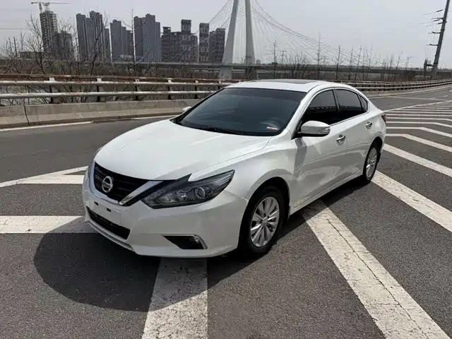 NISSAN TEANA