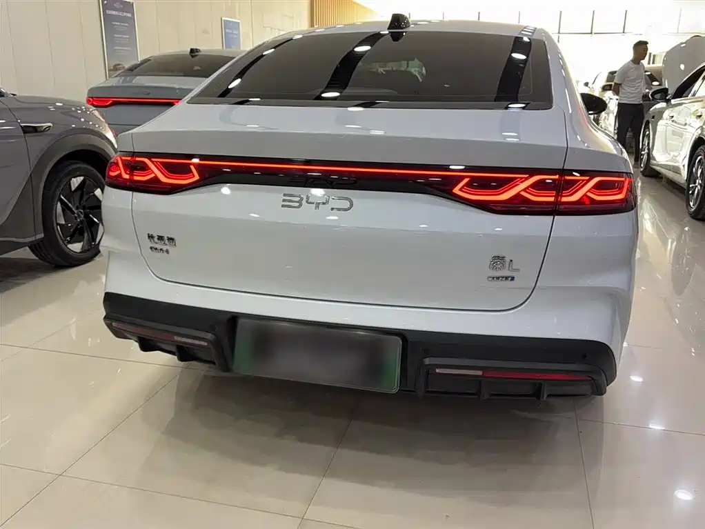 BYD Qin L 2025 DM-i Smart Drive Edition 120KM Leading фото 6