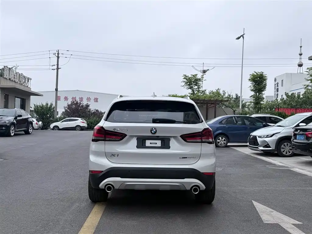 BMW X1 2022 sDrive20Li Fashion фото 5