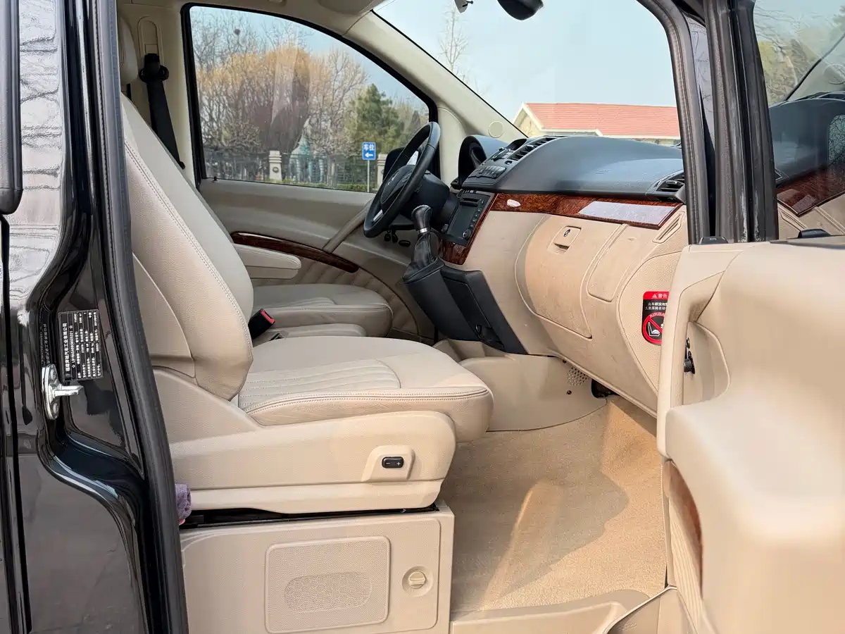 Mercedes-Benz Viano 2013 3.5L Haochi Edition фото 18