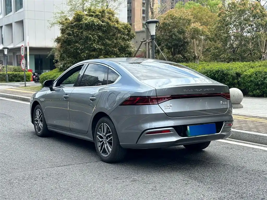 BYD Qin PLUS 2021 DM-i 120KM Flagship фото 25