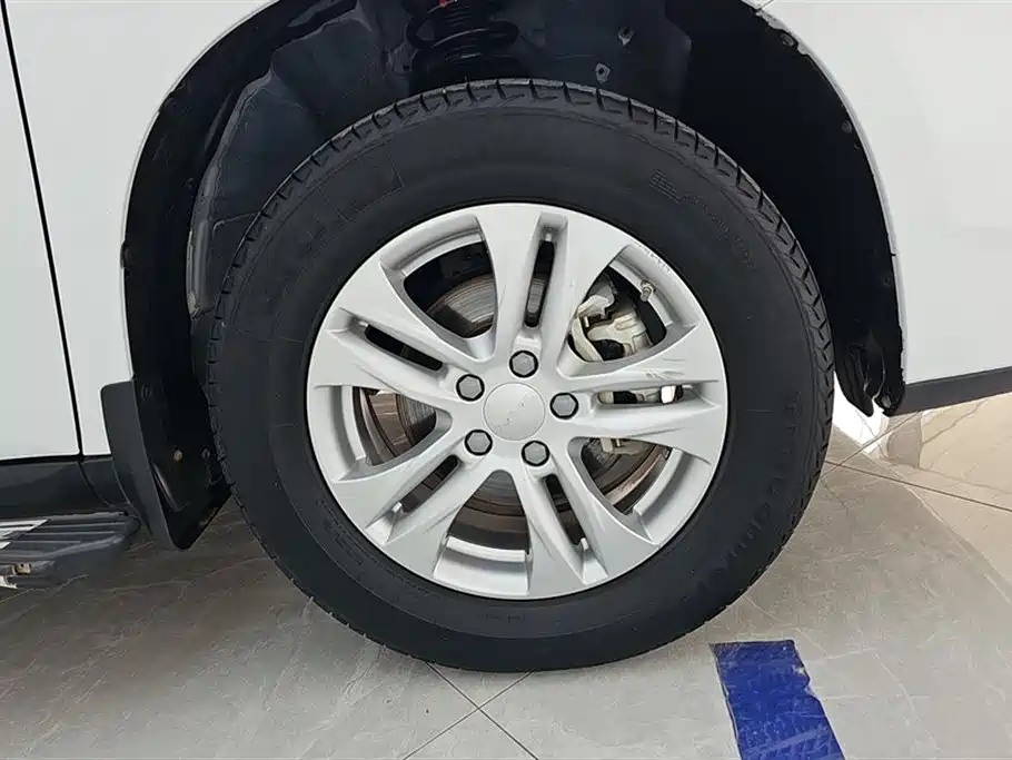 Haval M6 2019 1.5T Manual 2WD Urban Type China VI фото 6