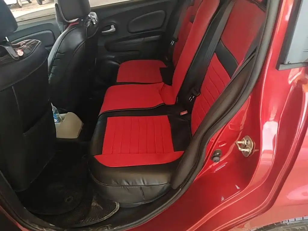 Venucia R50 2017 2015 1.6L Automatic Fashion Edition