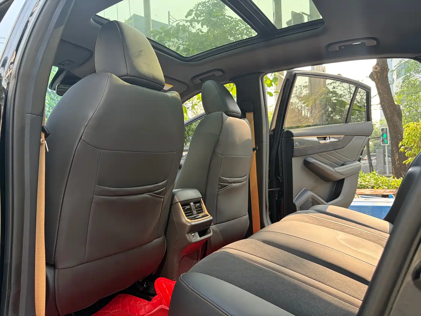 DONGFENG YI HYUN MAX