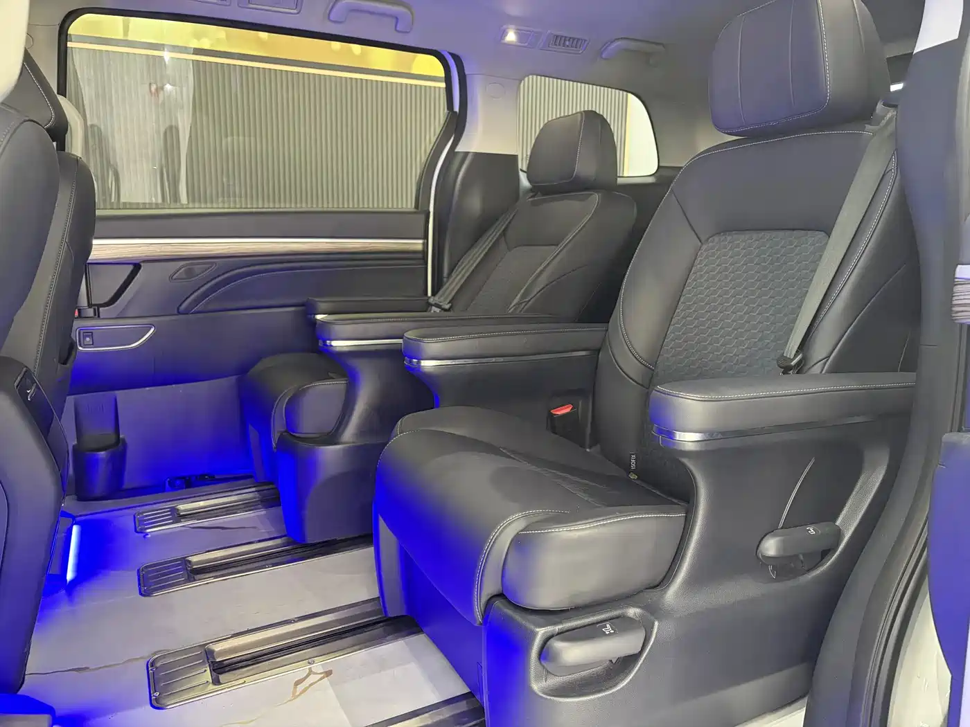 GAC Trumpchi Trumpchi M8 2024 Leadershow Series 390T Luxury Edition фото 11