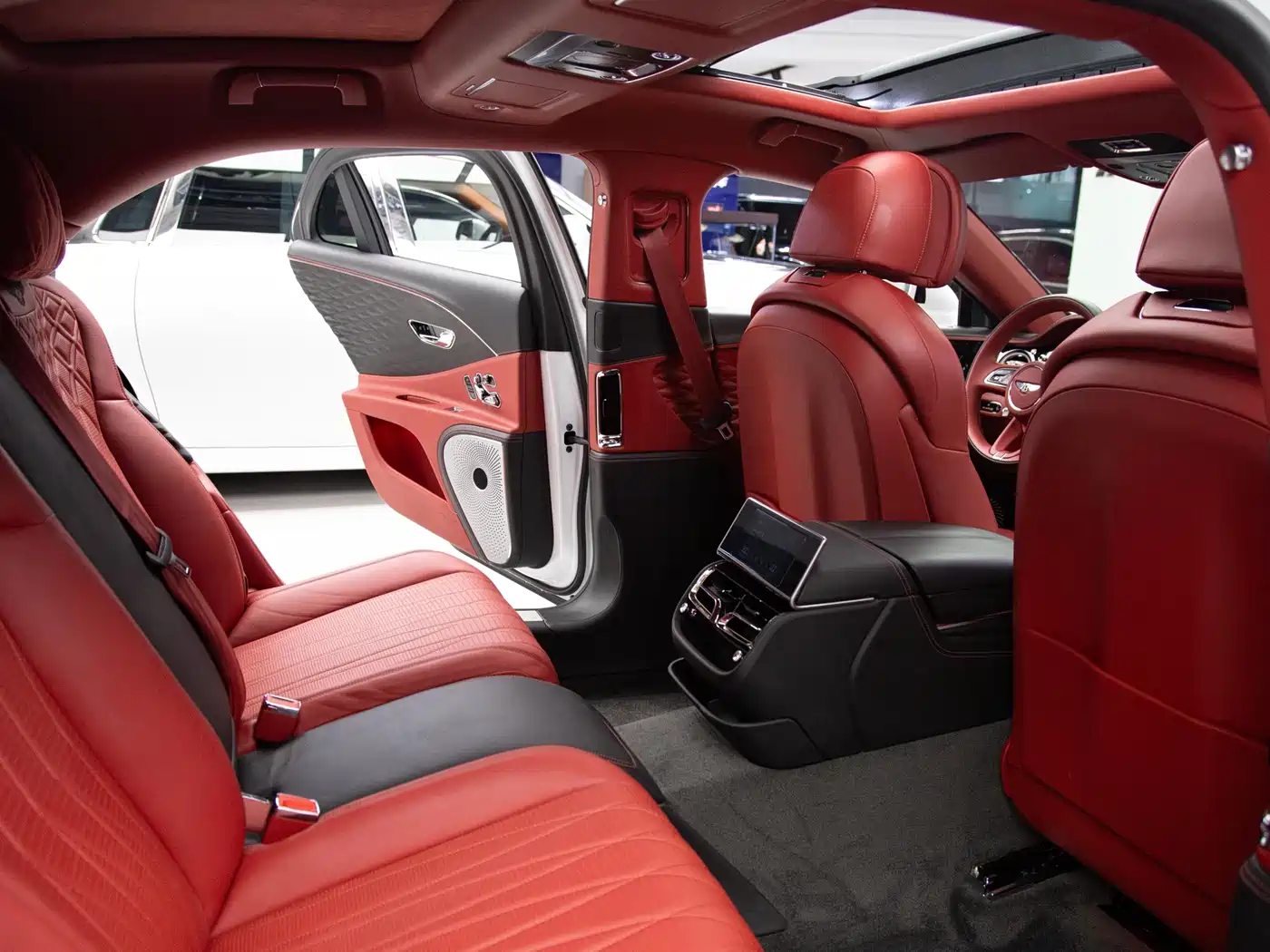 Bentley Flying Spur 2021 4.0T V8 Standard Version фото 11