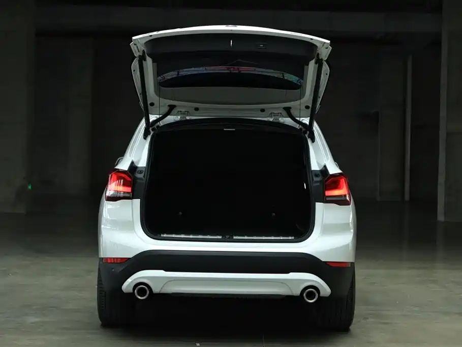 BMW X1 2022 sDrive20Li Fashion фото 12
