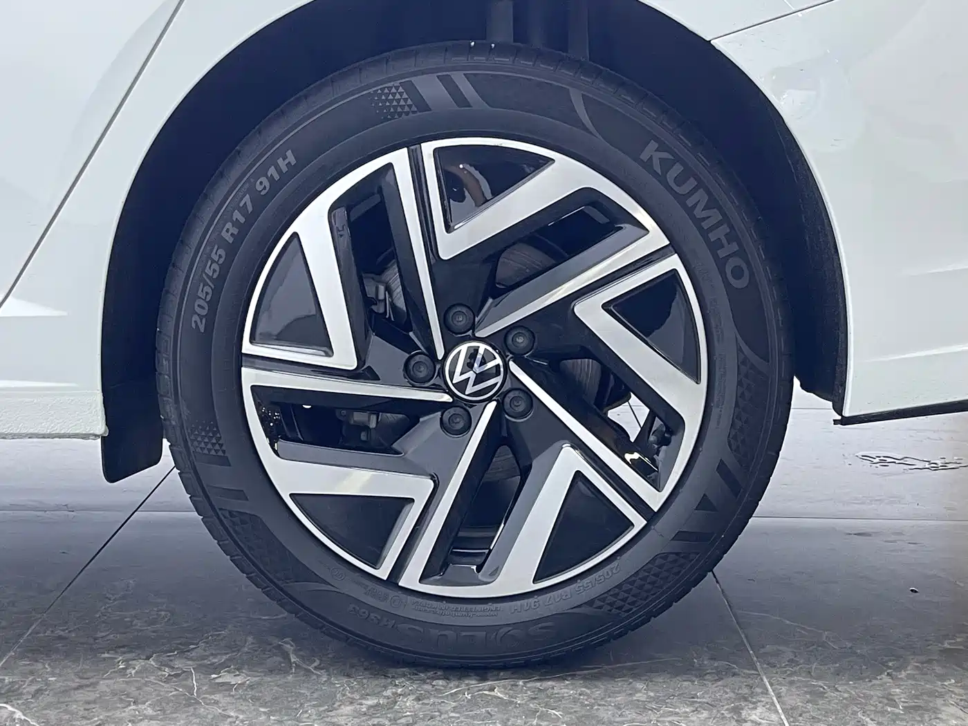 Volkswagen Sagitar 2024 300TSI DSG Surpass Edition фото 7