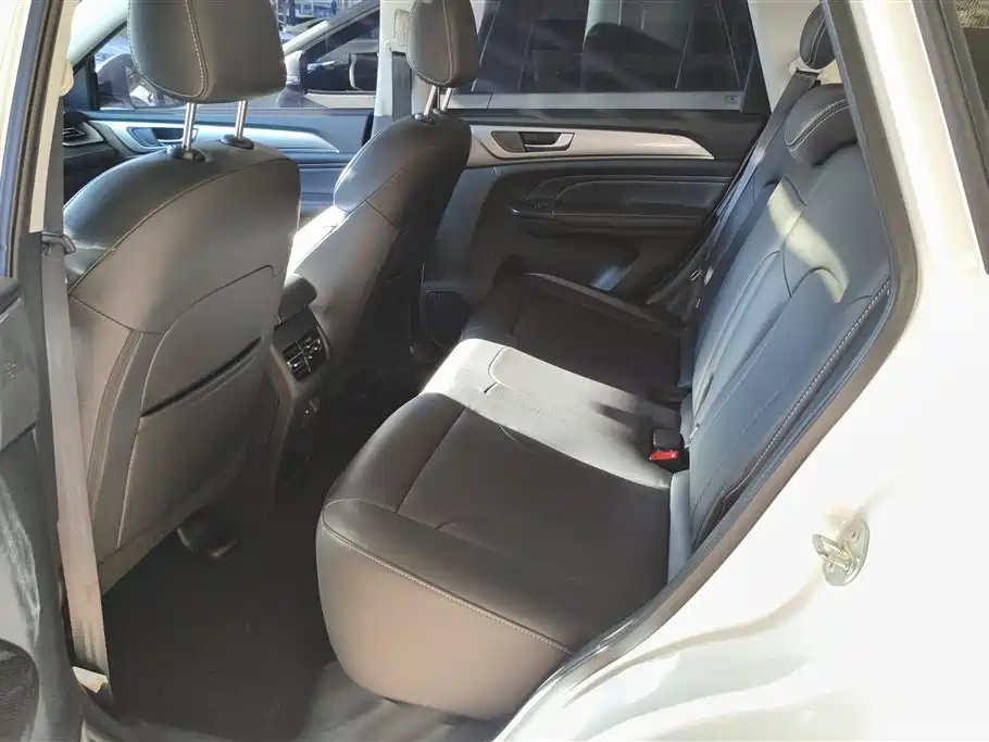 Haval M6 2021 PLUS 1.5T DCT Luxury Smart Connect фото 11
