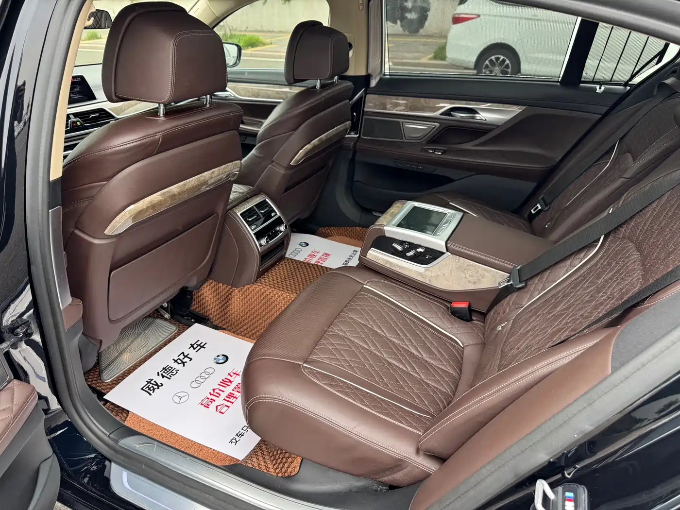 BMW 7 Series 2019 740Li Leading Luxury Package фото 10