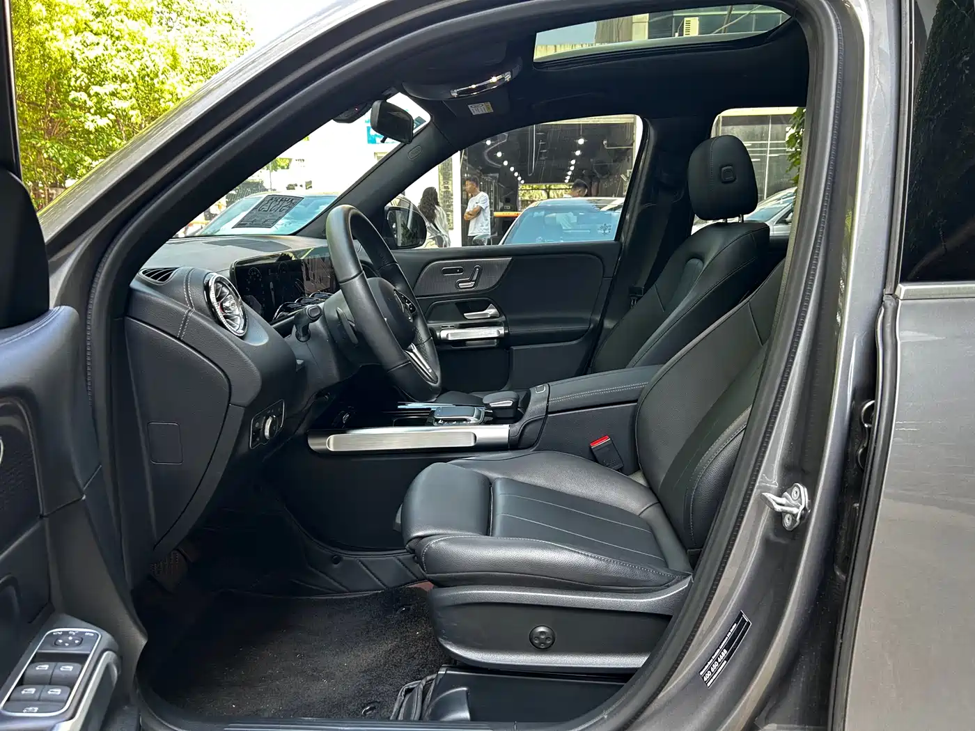 Mercedes-Benz GLB 2023 GLB 220 4MATIC фото 5