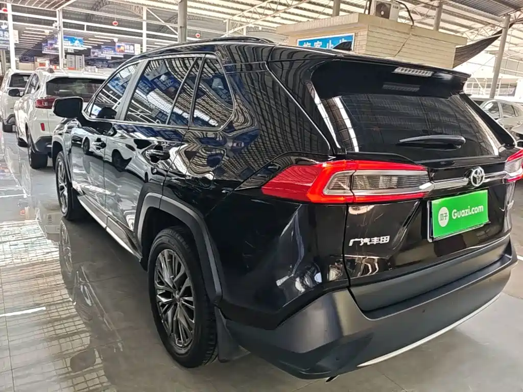 Toyota Wildlander 2024 2023 2.0L CVT FWD Luxury PLUS