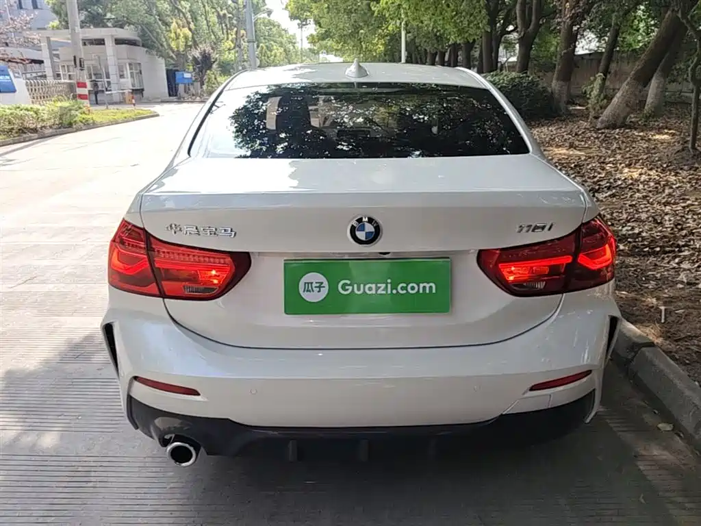 BMW 1 Series 2019 118i M Sport Package фото 6