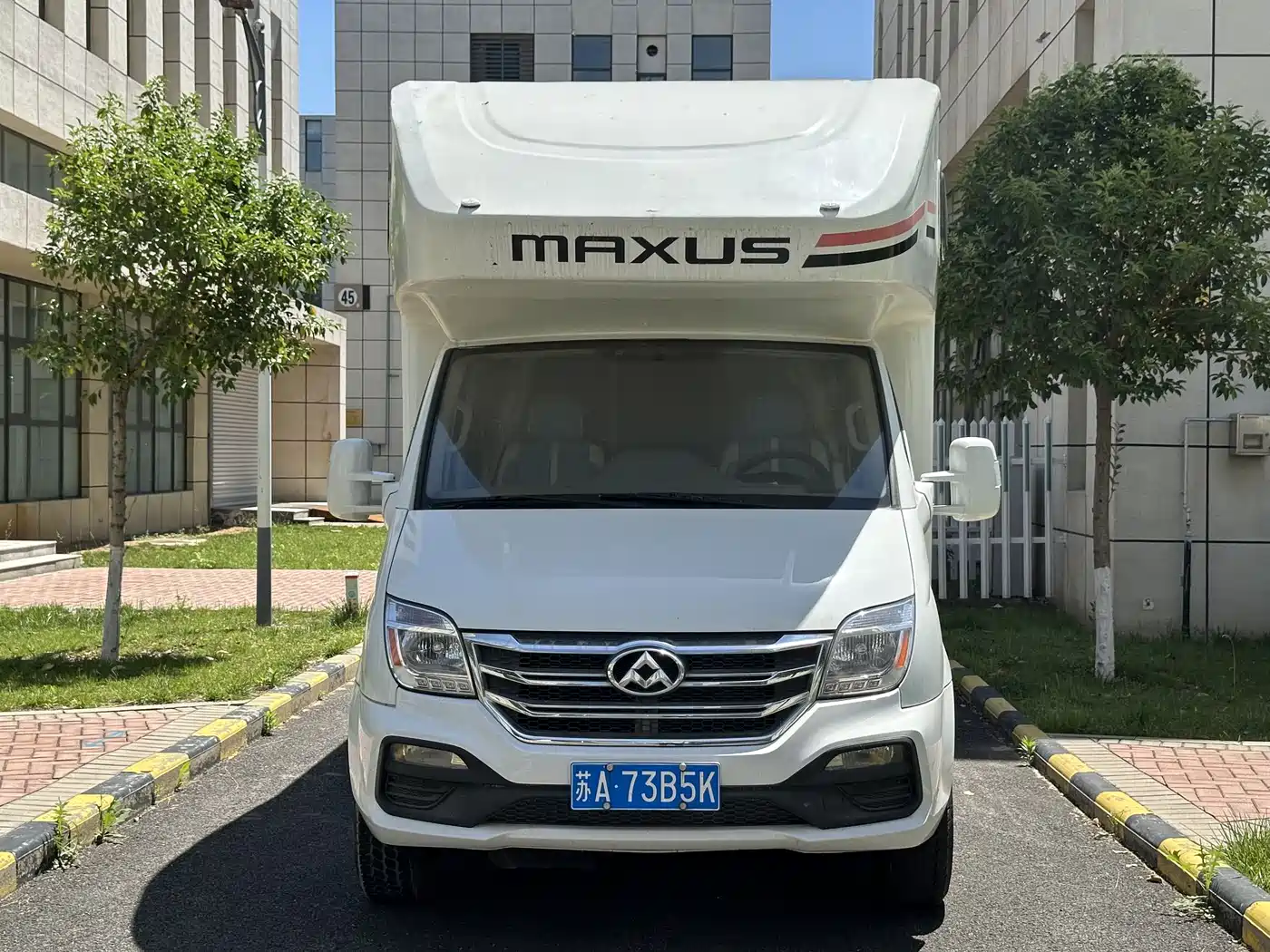 SAIC Maxus Xintu V80 2018 2.5T AMT Elite Short Wheelbase Medium Roof 5-6 Seater фото 2