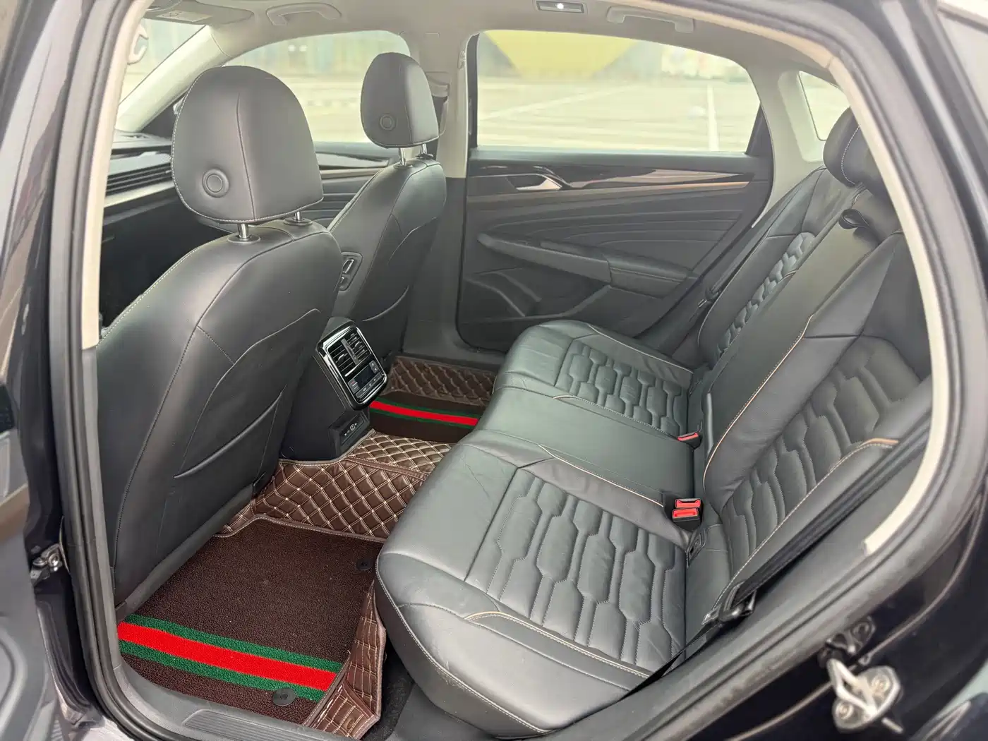 Volkswagen Passat 2020 330TSI Elite Edition China VI фото 5