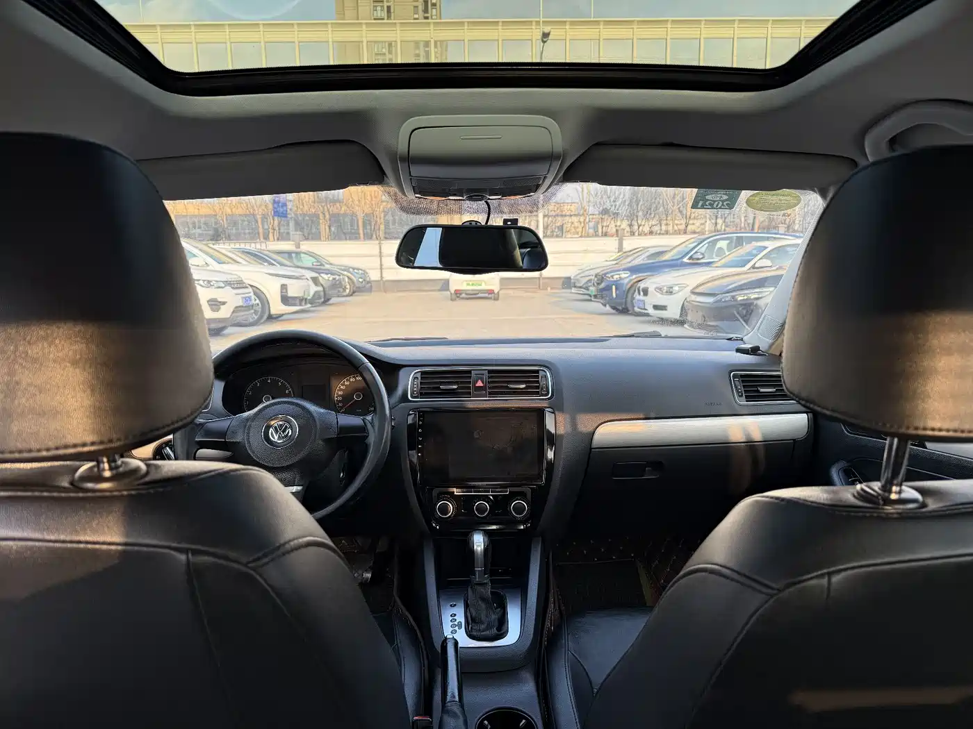 Volkswagen Sagitar 2014 Facelift 1.6L Automatic Comfort фото 7