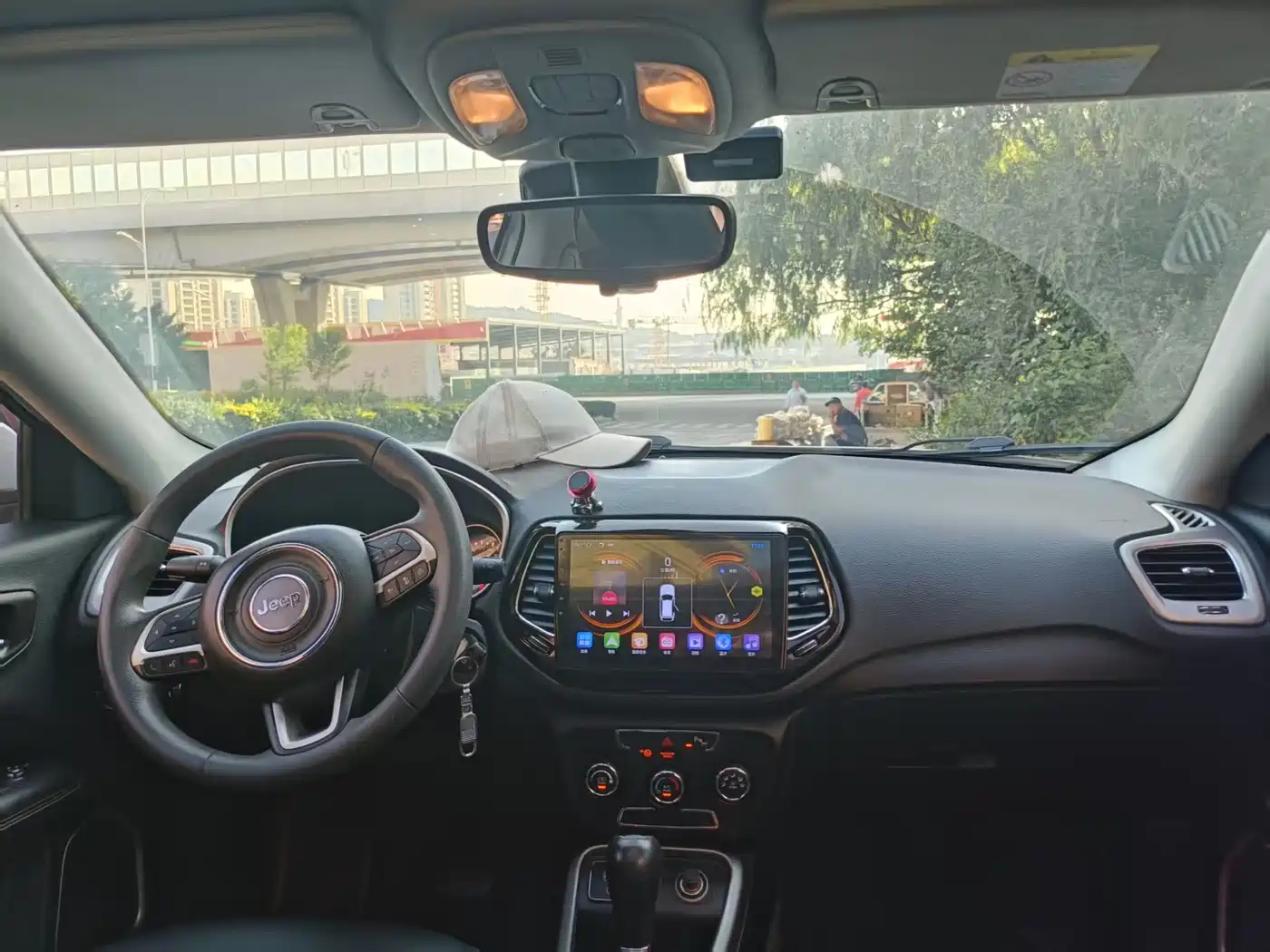 Photo 10 - Jeep Compass