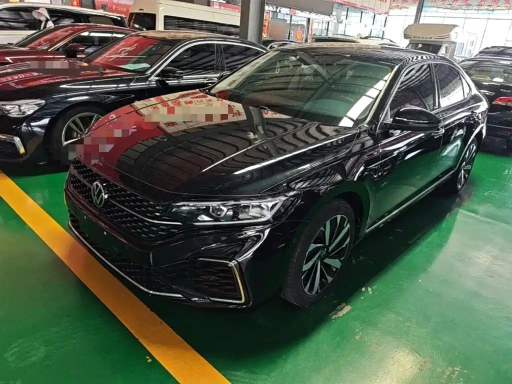 Volkswagen Passat 2022 330TSI Starlight Luxury Edition