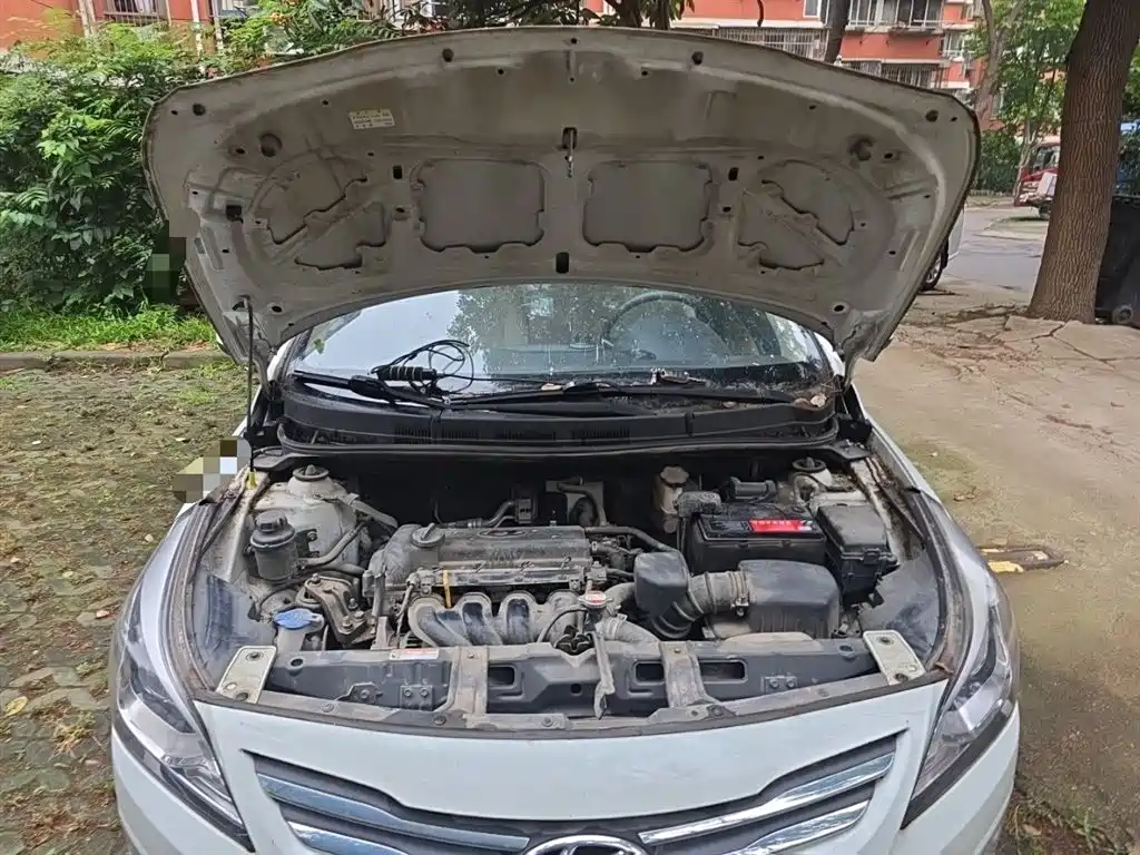 Hyundai Verna 2014 1.4L Manual Smart GLS фото 16