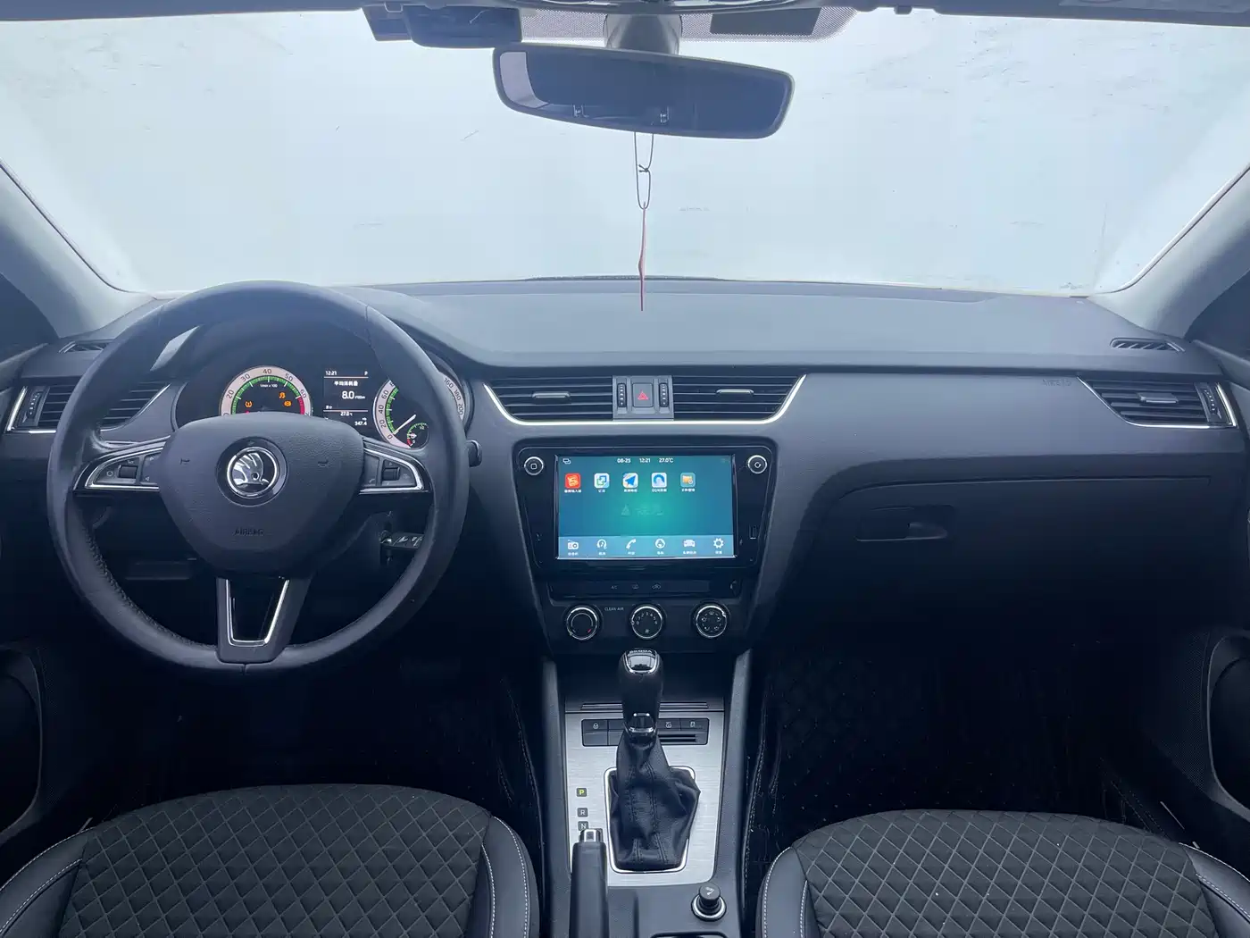 Škoda Octavia 2018 1.6L Automatic Luxury фото 17