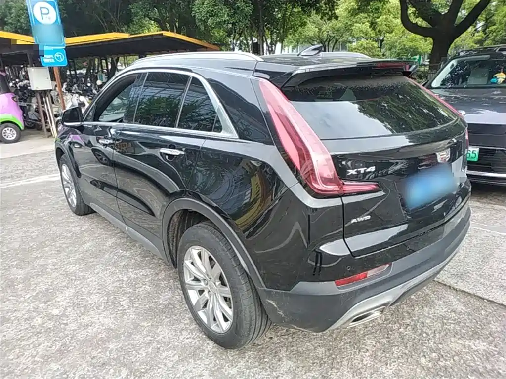 Cadillac XT4 2019 2018 28T FWD Leading Edition
