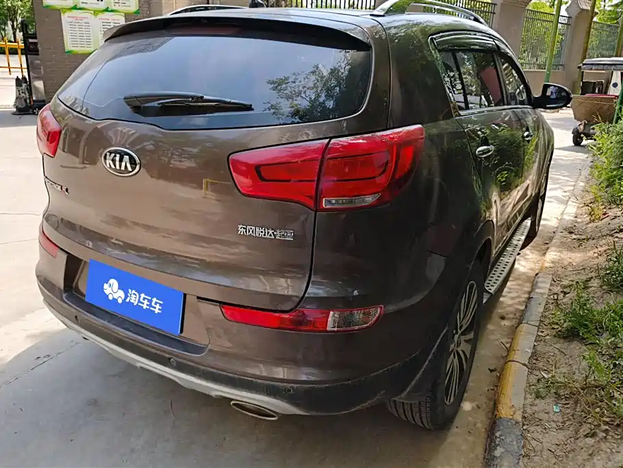Kia Sportage 2016 2.0L Automatic 2WD DLX фото 3