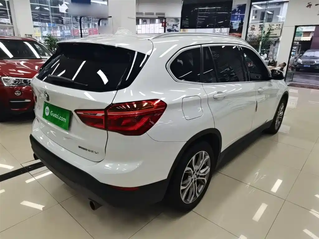 BMW X1 2019 sDrive20Li Leading Model фото 7