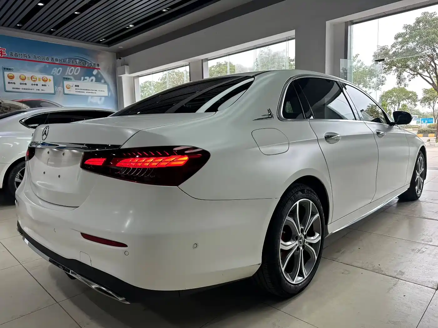 MERCEDES-BENZ E CLASS