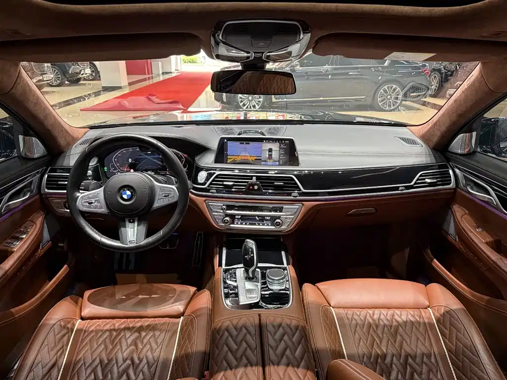 BMW 7 Series 2021 Model 740Li xDrive Executive M Sport Package фото 21