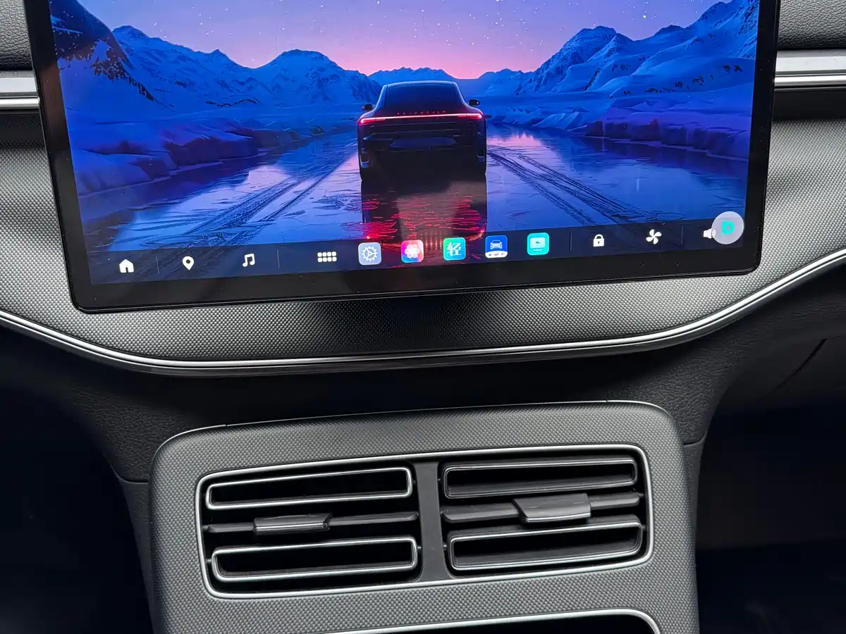 BYD Destroyer 05 2023 Model Champion Edition DM-i 120KM Luxury фото 12