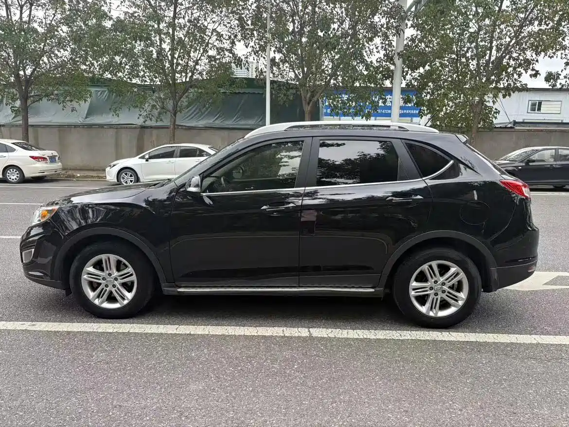 GAC Trumpchi Trumpchi GS5 2014 2.0L Automatic 2WD Premium Edition фото 3