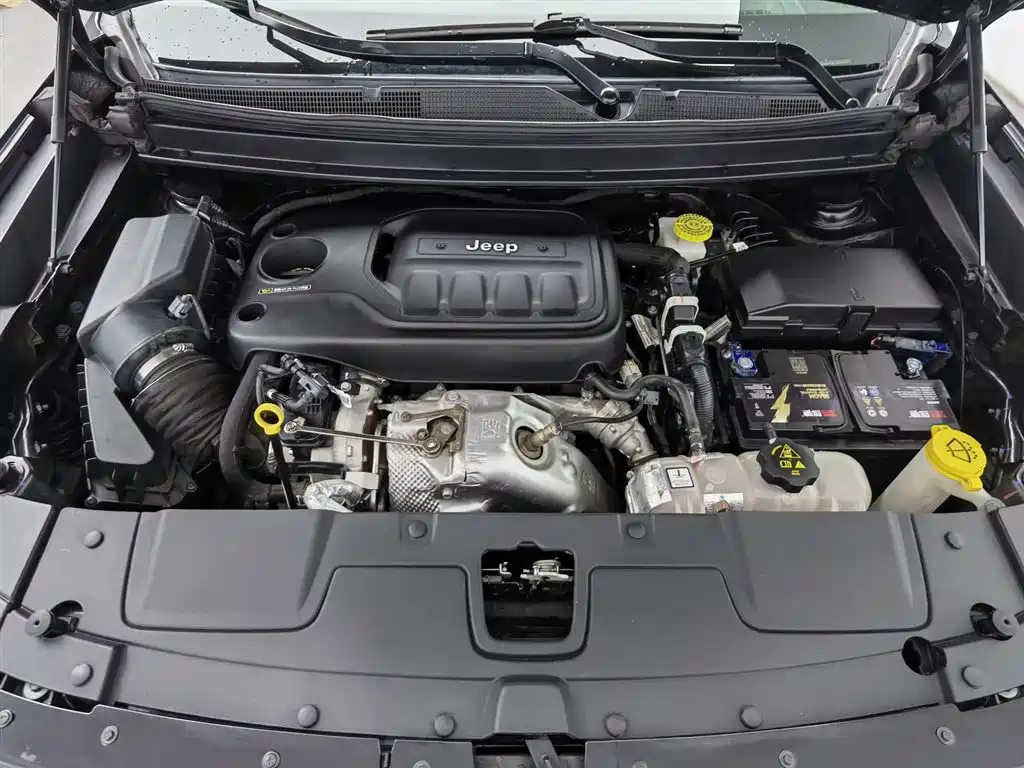 JEEP GRAND COMMANDER